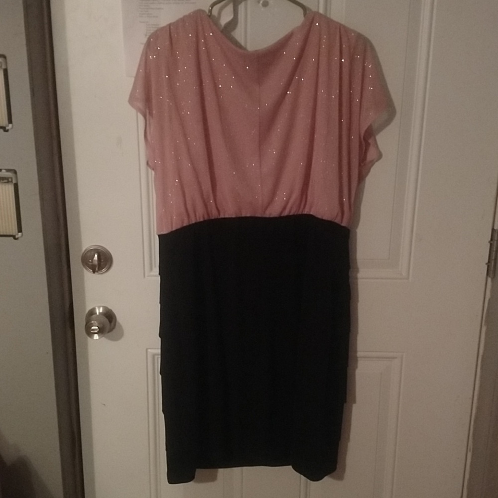 Dress - Picture 3 of 4